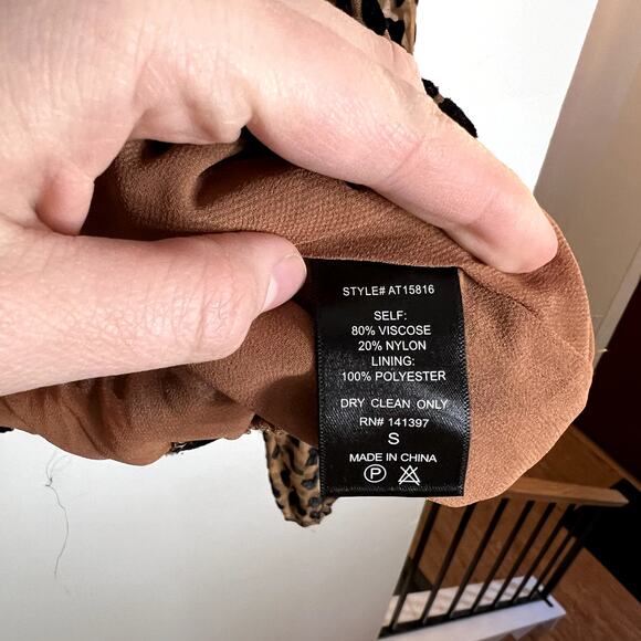 ASTR Leopard Blouse - Picture 4 of 5